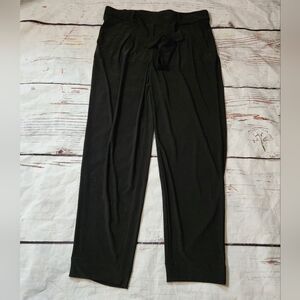 White House Black Market Tapered Ankle Soft Pants Size Small NWT